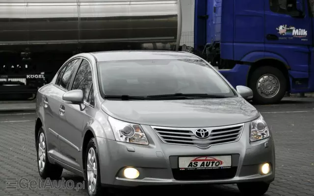 TOYOTA Avensis 1.8 Sol