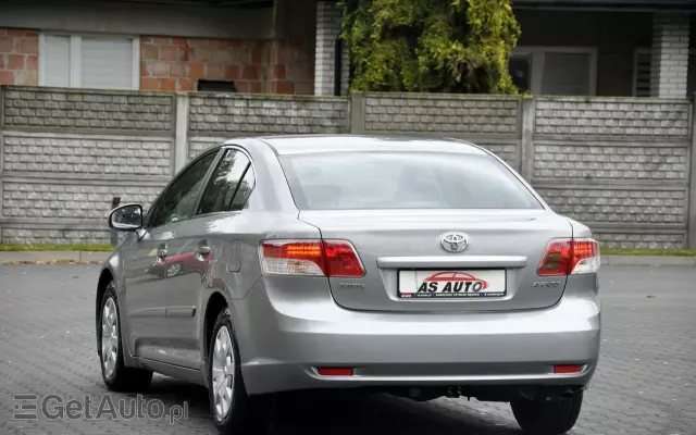 TOYOTA Avensis 1.8 Sol