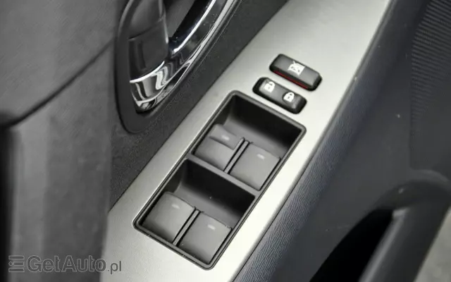 TOYOTA Avensis 1.8 Sol