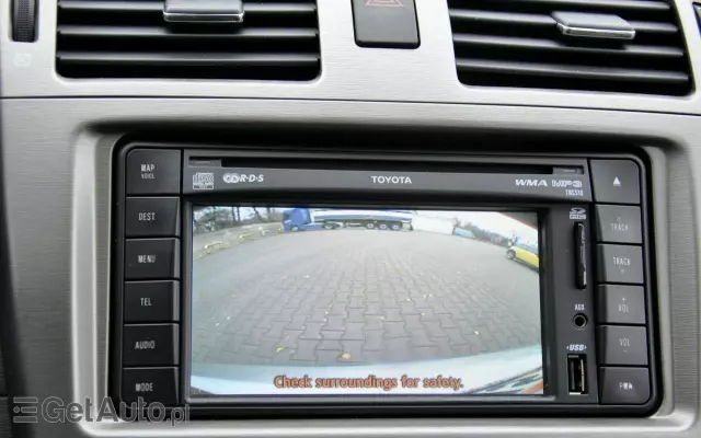 TOYOTA Avensis 1.8 Sol