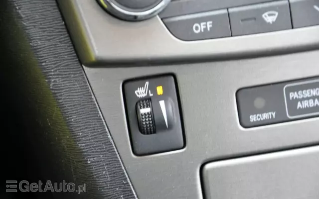 TOYOTA Avensis 1.8 Sol