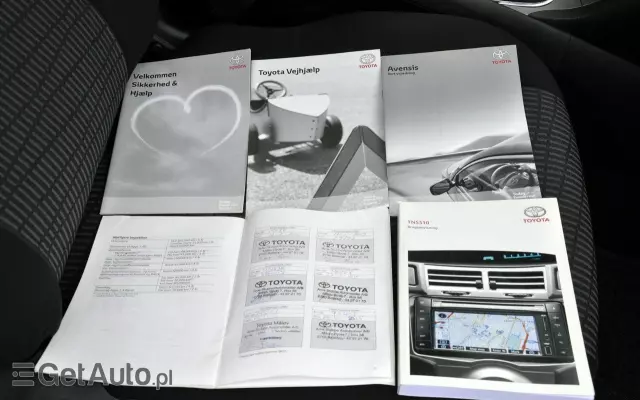 TOYOTA Avensis 1.8 Sol