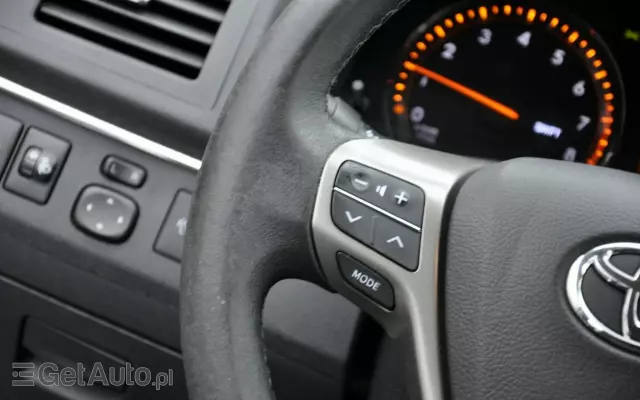 TOYOTA Avensis 1.8 Sol