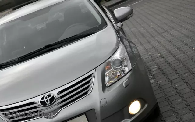 TOYOTA Avensis 1.8 Sol