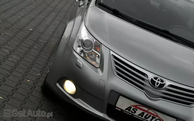 TOYOTA Avensis 1.8 Sol