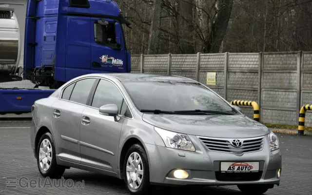 TOYOTA Avensis 1.8 Sol