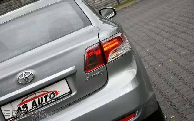 TOYOTA Avensis 1.8 Sol
