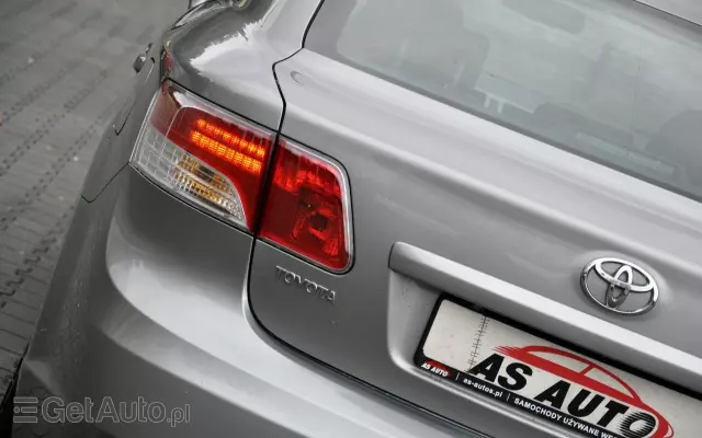 TOYOTA Avensis 1.8 Sol