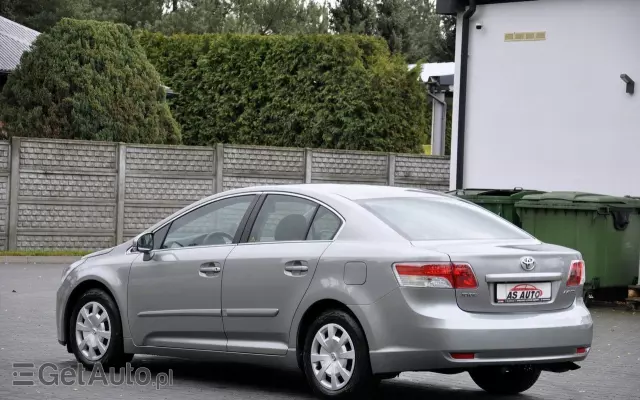 TOYOTA Avensis 1.8 Sol