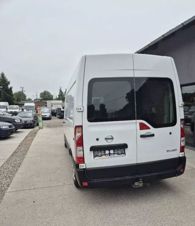 NISSAN Nv400 