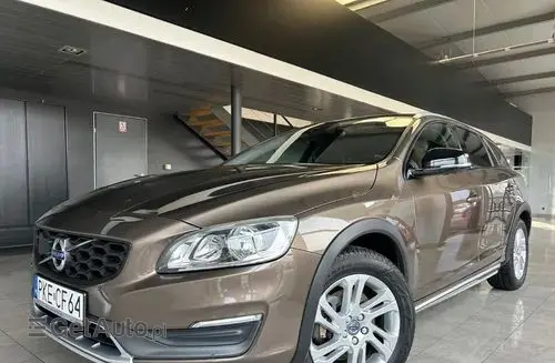 VOLVO V60 Cross Country 