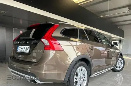 VOLVO V60 Cross Country 