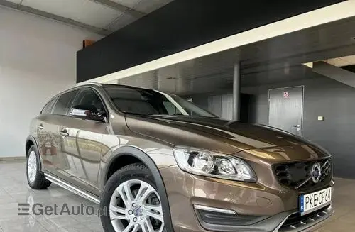 VOLVO V60 Cross Country 