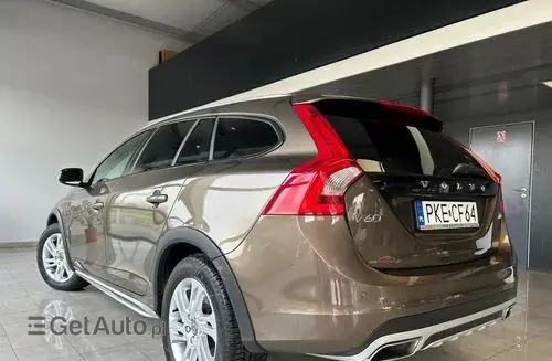 VOLVO V60 Cross Country 