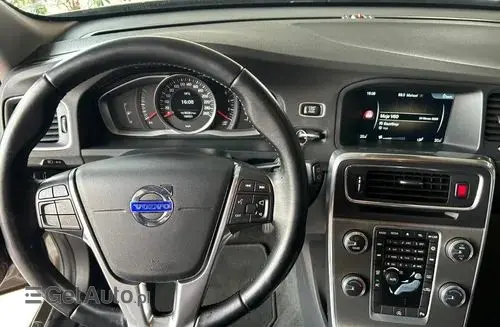 VOLVO V60 Cross Country 