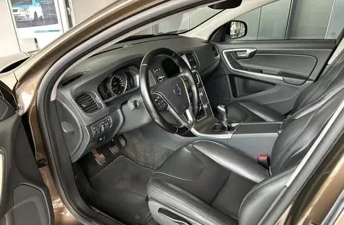 VOLVO V60 Cross Country 