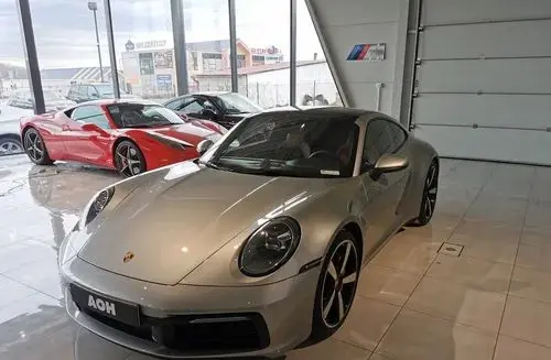 PORSCHE 911 