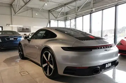 PORSCHE 911 