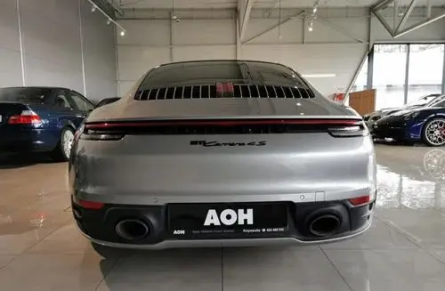 PORSCHE 911 