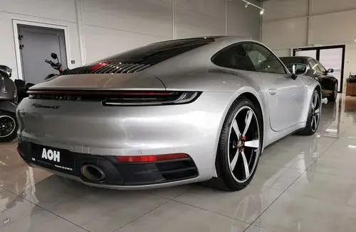 PORSCHE 911 