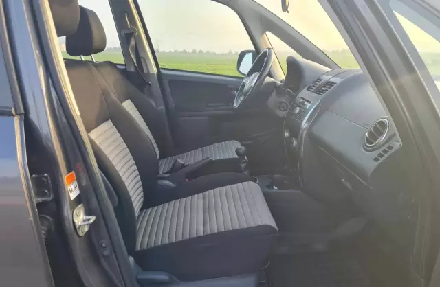 SUZUKI SX4 