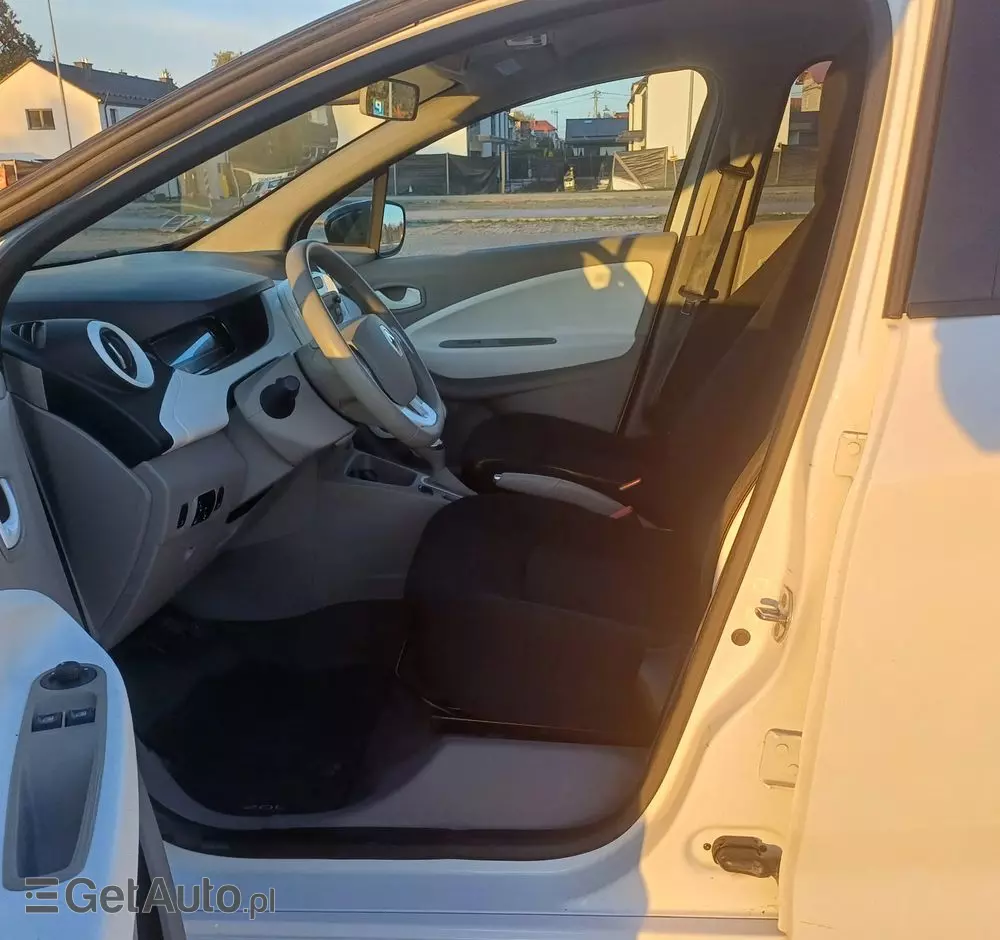 RENAULT Zoe 