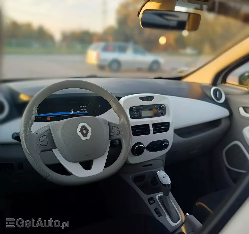 RENAULT Zoe 