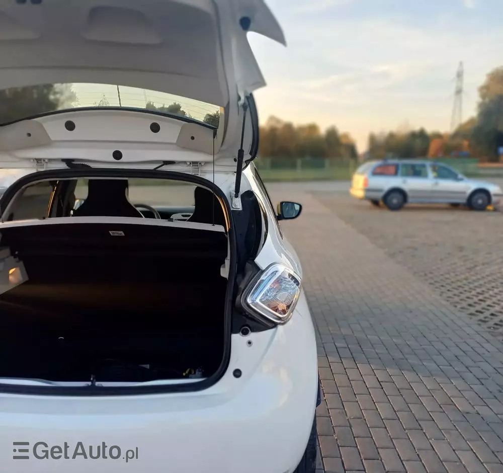RENAULT Zoe 
