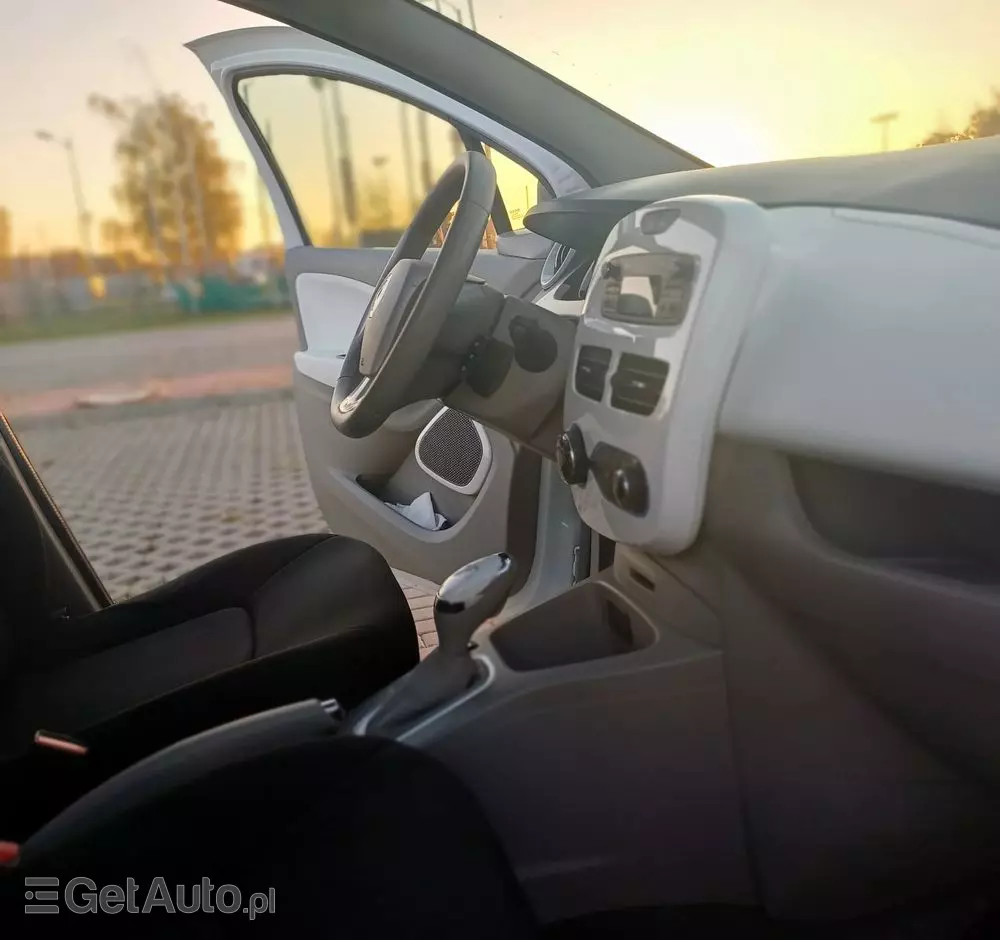 RENAULT Zoe 