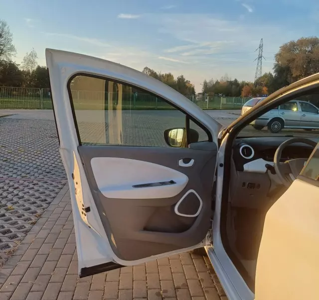 RENAULT Zoe 