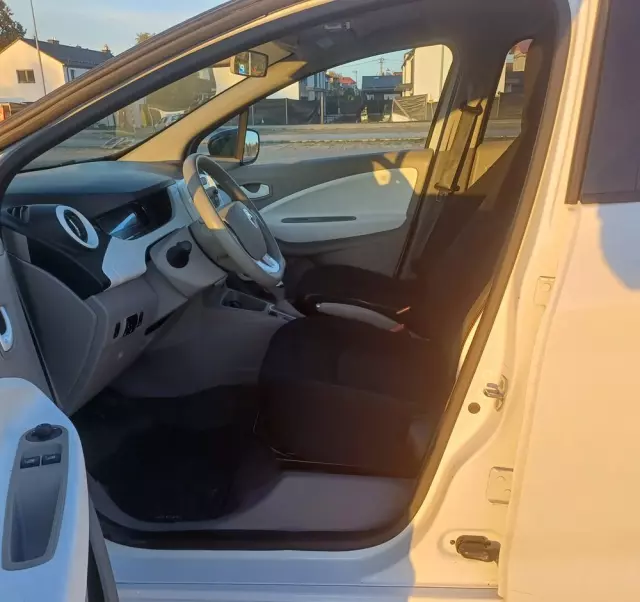 RENAULT Zoe 