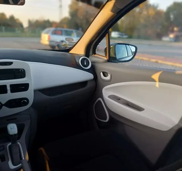 RENAULT Zoe 