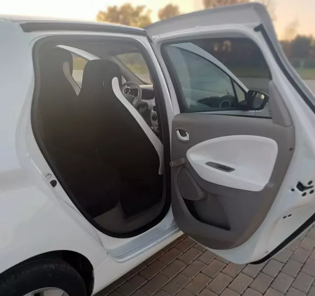 RENAULT Zoe 