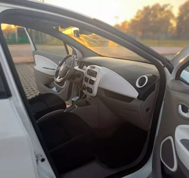 RENAULT Zoe 