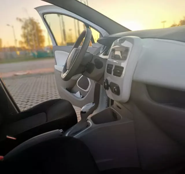 RENAULT Zoe 