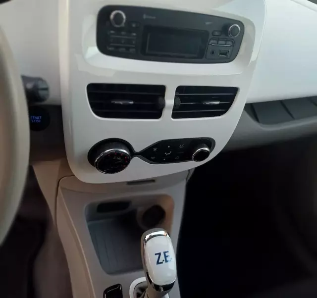 RENAULT Zoe 
