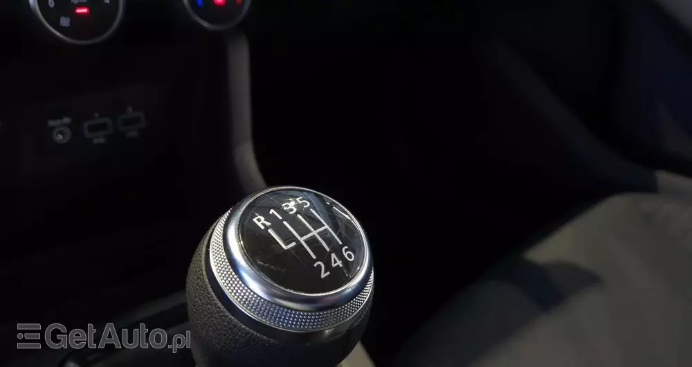 RENAULT Clio 1.0 TCe Equilibre