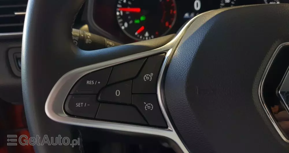 RENAULT Clio 1.0 TCe Equilibre