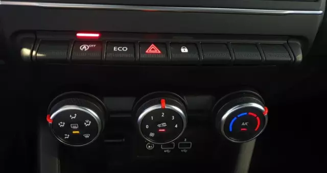 RENAULT Clio 1.0 TCe Equilibre