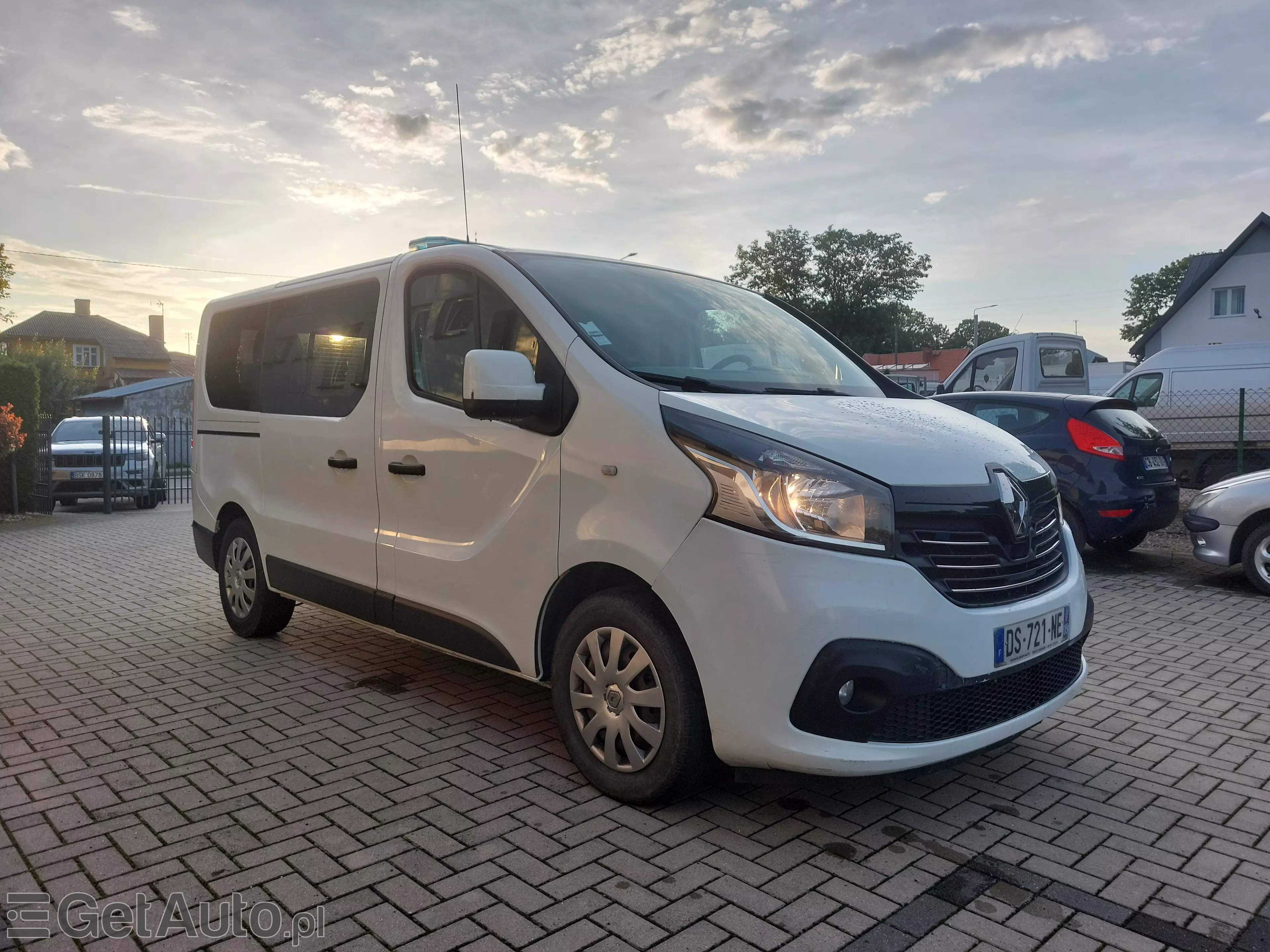 RENAULT Trafic 