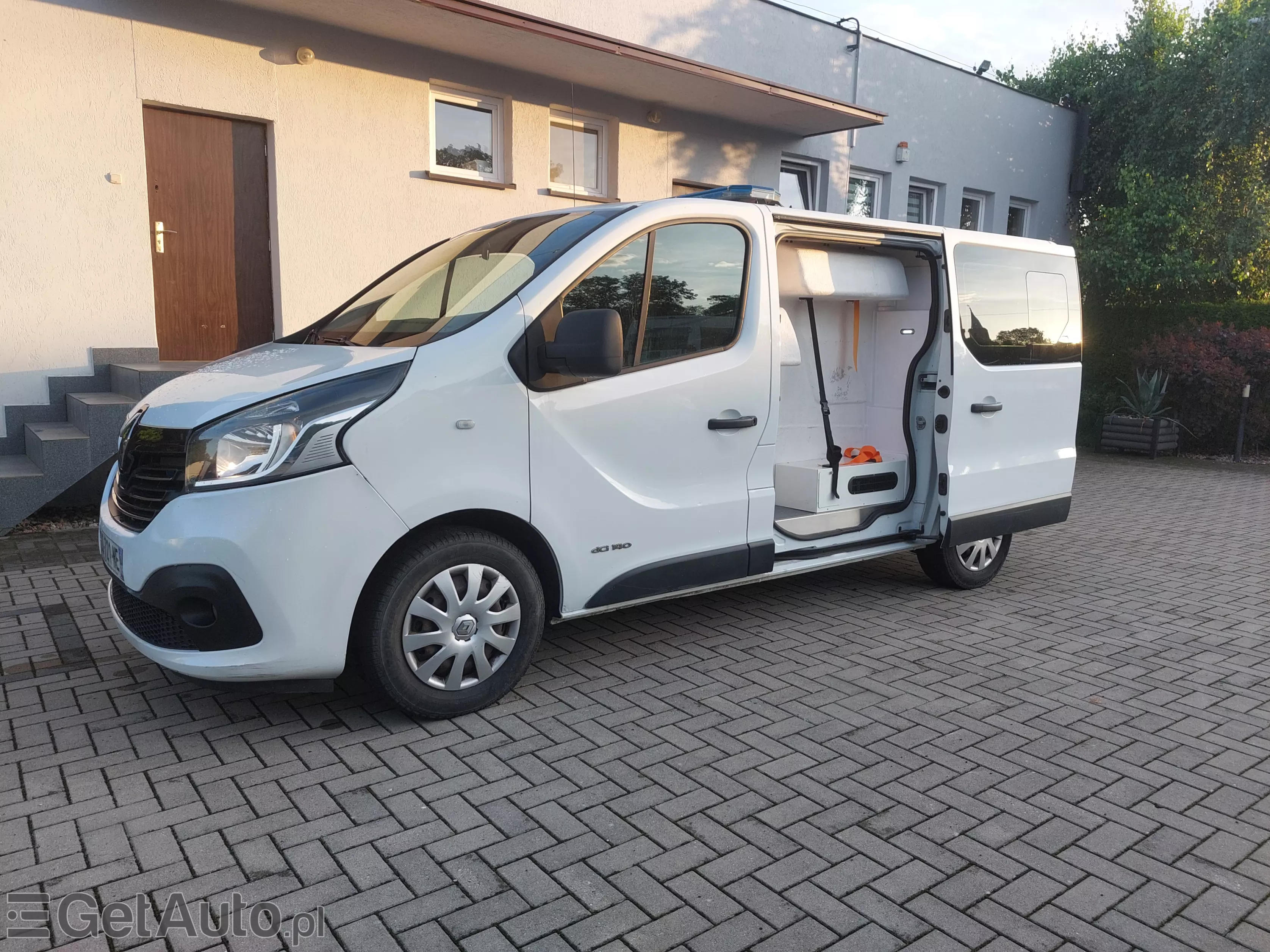 RENAULT Trafic 