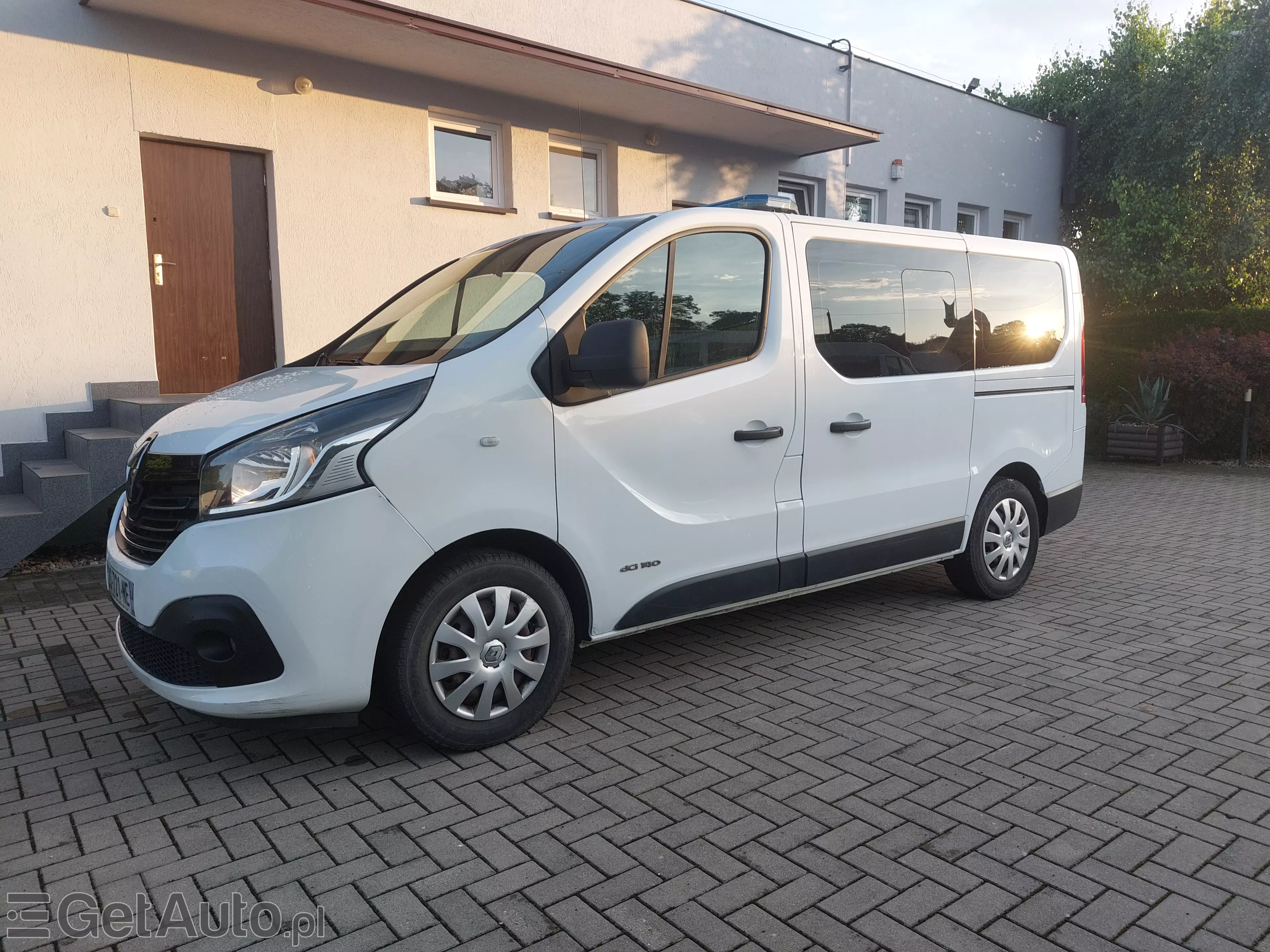 RENAULT Trafic 