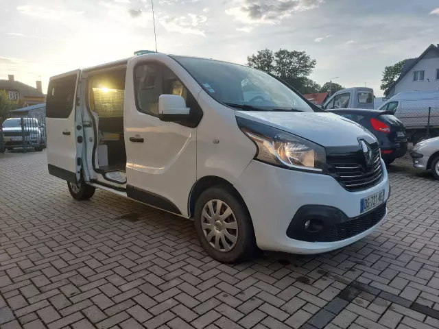 RENAULT Trafic 