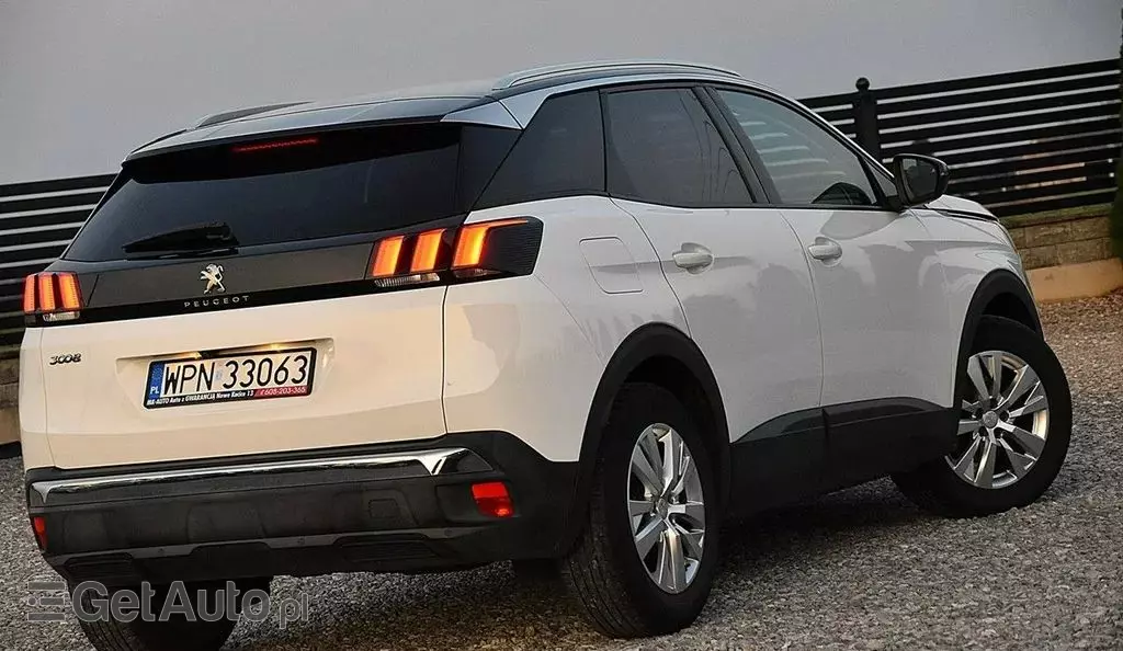 PEUGEOT 3008 