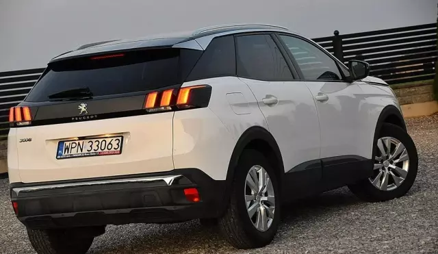 PEUGEOT 3008 