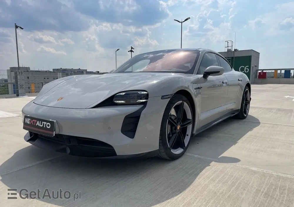 PORSCHE Taycan Turbo