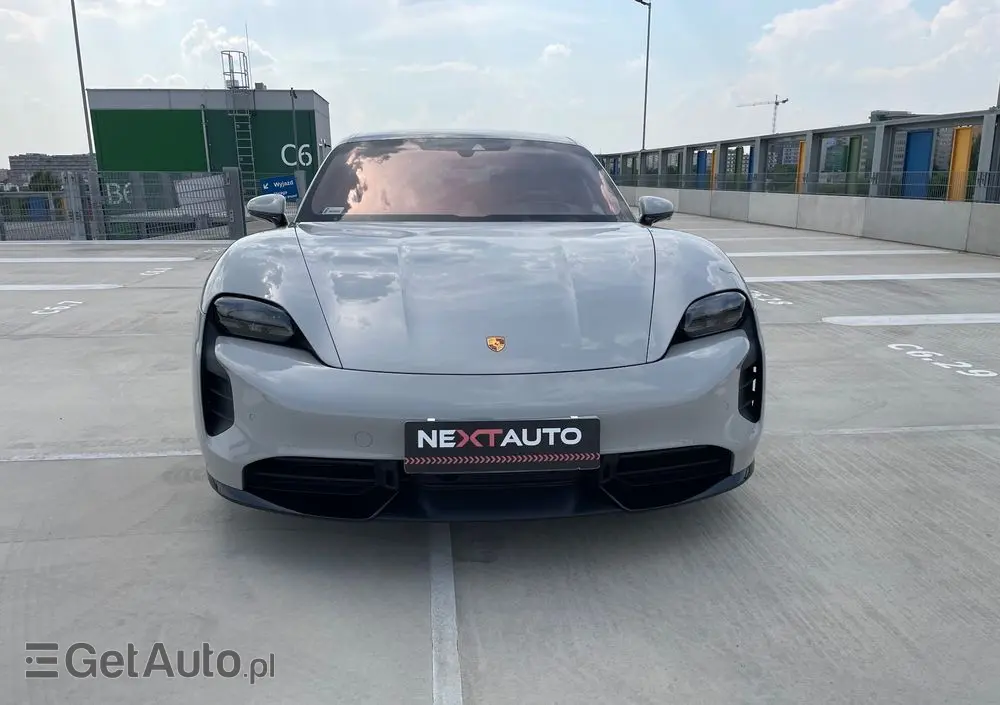 PORSCHE Taycan Turbo