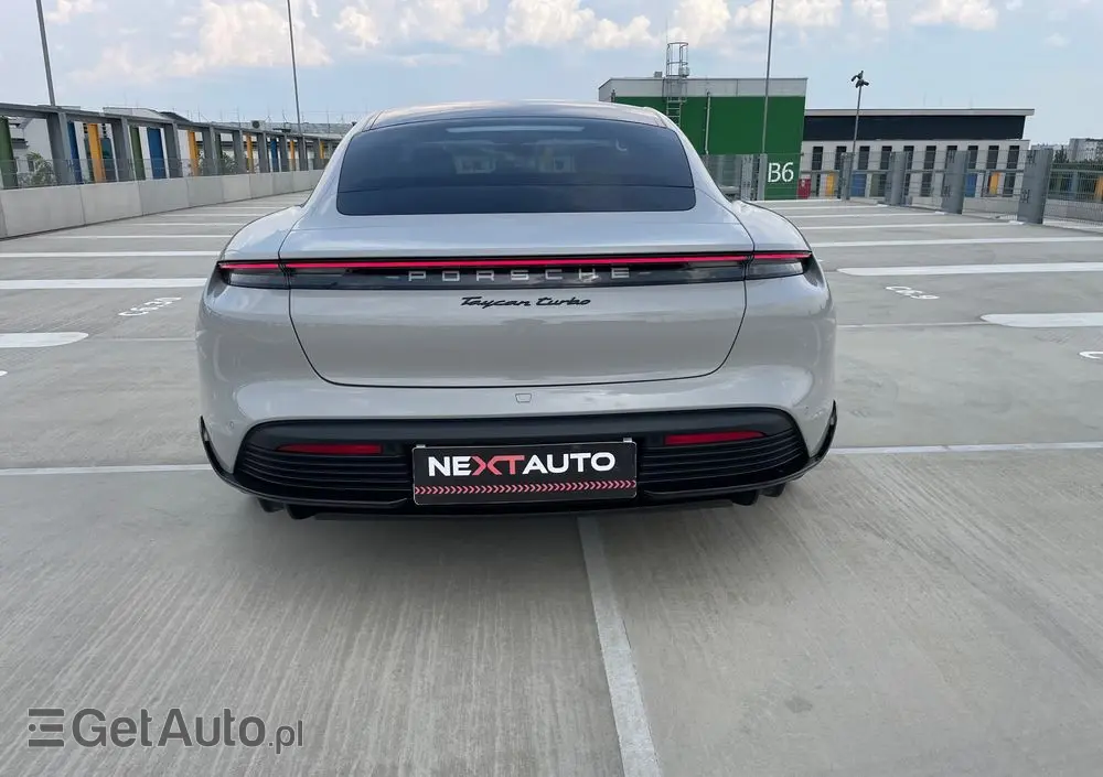 PORSCHE Taycan Turbo