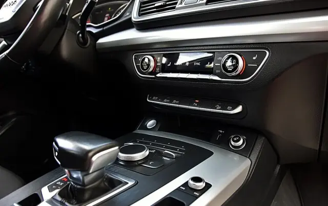 AUDI Q5 2.0 TDI Quattro S tronic