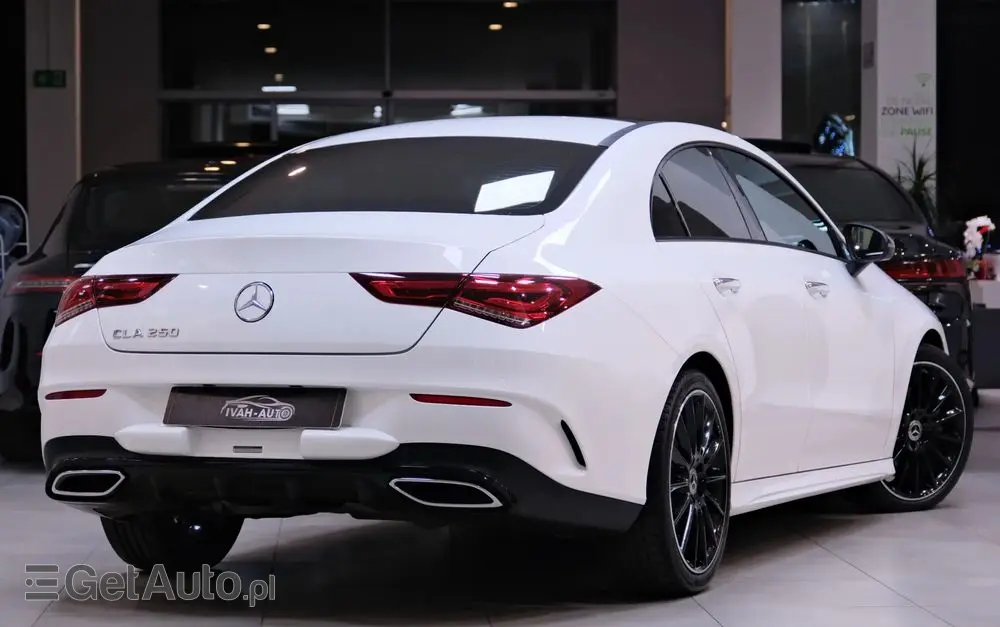 MERCEDES-BENZ CLA 250 7G-DCT AMG Line